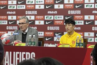 17年蒿俊闵采访：抱着必胜的信念在踢 我们这批队员没怕过韩国队